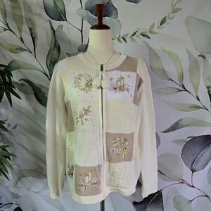 BASIC EDITIONS | Holiday Sweater in Cream, Tan, and White sz L